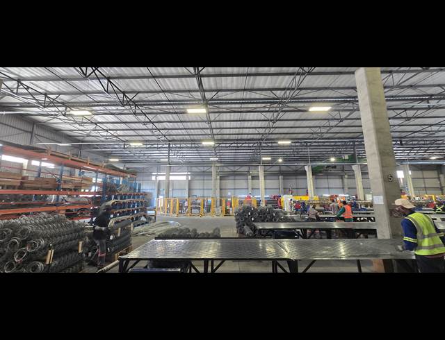 2,600M² WAREHOUSE TO LET IN LANSERIA