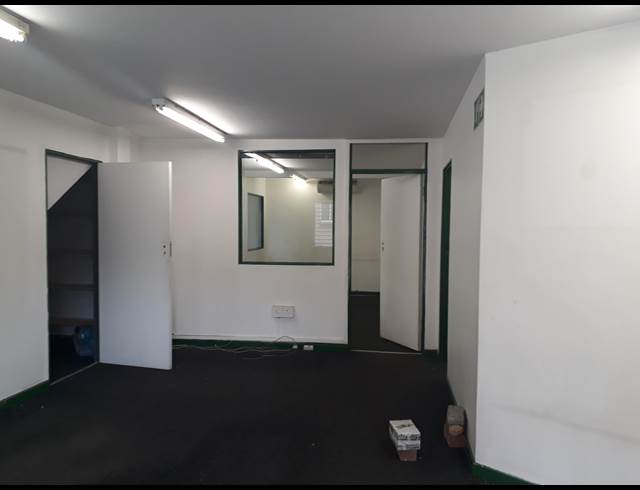 425M² WAREHOUSE TO LET IN SUNNYROCK