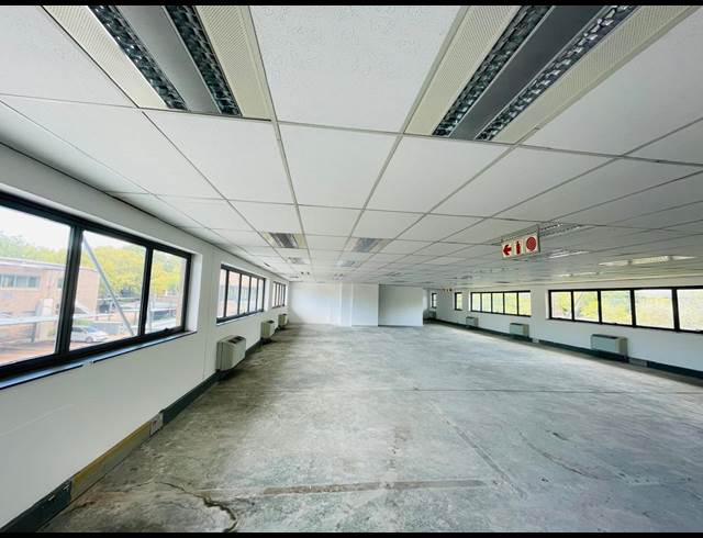 684M² OFFICE TO LET IN RANDJESPARK