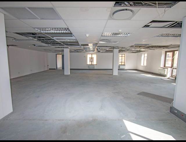 238M² OFFICE TO LET IN FOURWAYS