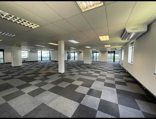 725M² OFFICE TO LET IN BRYANSTON
