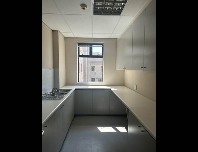 407M² BUILDING TO LET IN TYGER WATERFRONT