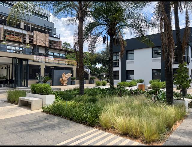 146M² OFFICE TO LET IN HYDE PARK