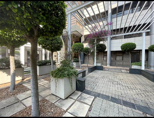 712M² OFFICE TO LET IN SANDTON CENTRAL