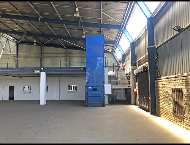9,947M² WAREHOUSE TO LET IN MEADOWDALE