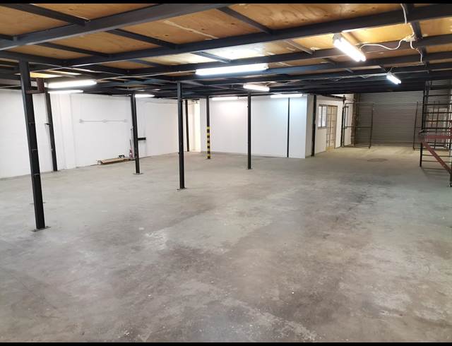 399M² WAREHOUSE TO LET IN MOUNTAIN RIDGE