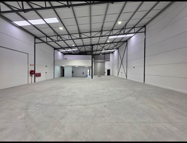552M² WAREHOUSE TO LET IN FIRGROVE INDUSTRIAL ESTATE