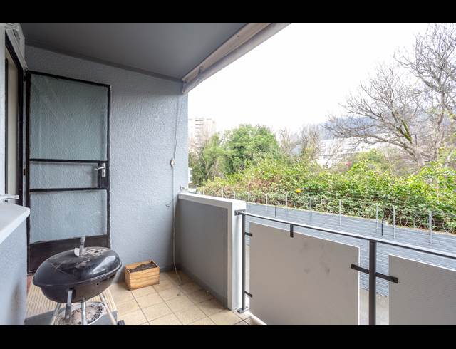 3 BEDROOM APARTMENT RENTED IN RONDEBOSCH