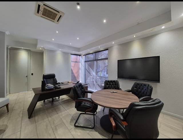 550M² OFFICE TO LET IN ROSEBANK