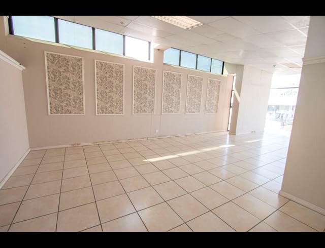 750M² OFFICE TO LET IN KRAMERVILLE