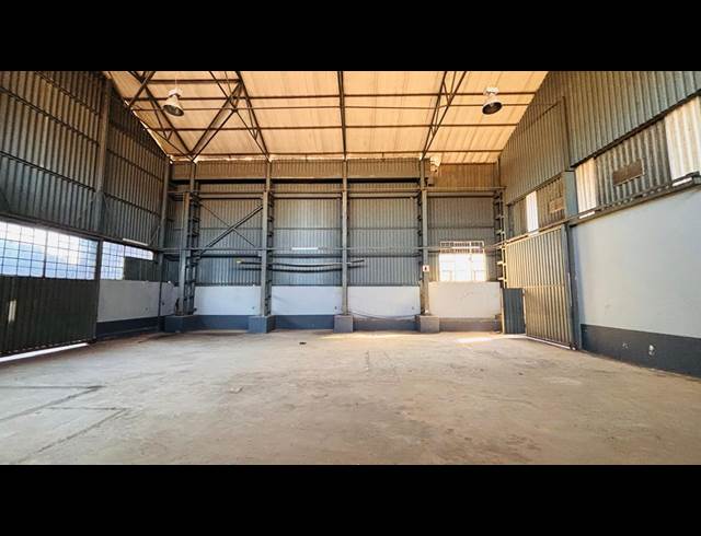 360M² WAREHOUSE TO LET IN MANUFACTA