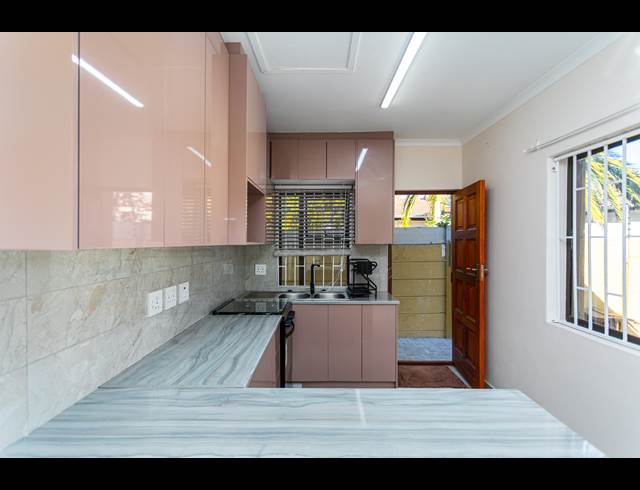2 BEDROOM HOUSE RENTED IN PARKLANDS