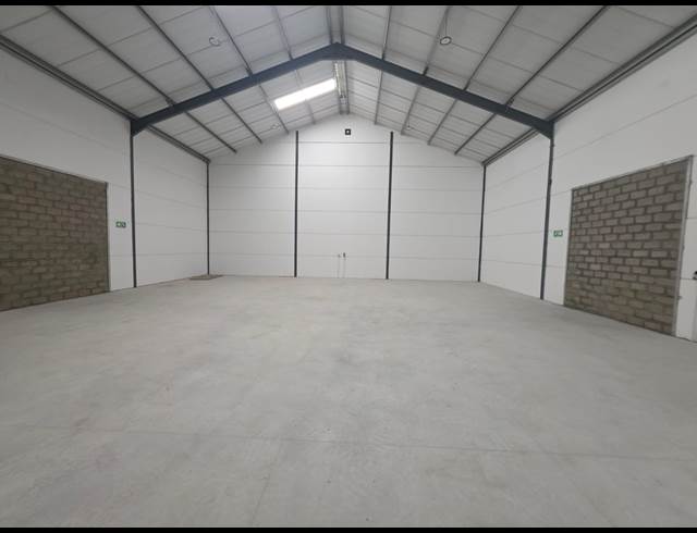 706M² WAREHOUSE TO LET IN FIRGROVE INDUSTRIAL ESTATE