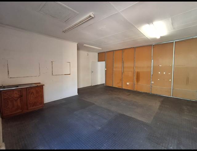 83.50M² OFFICE TO LET IN GONUBIE