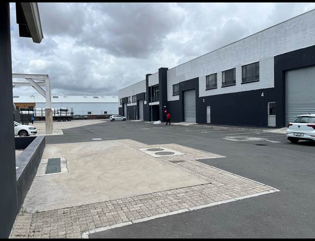 208M² WAREHOUSE TO LET IN BLACKHEATH INDUSTRIAL