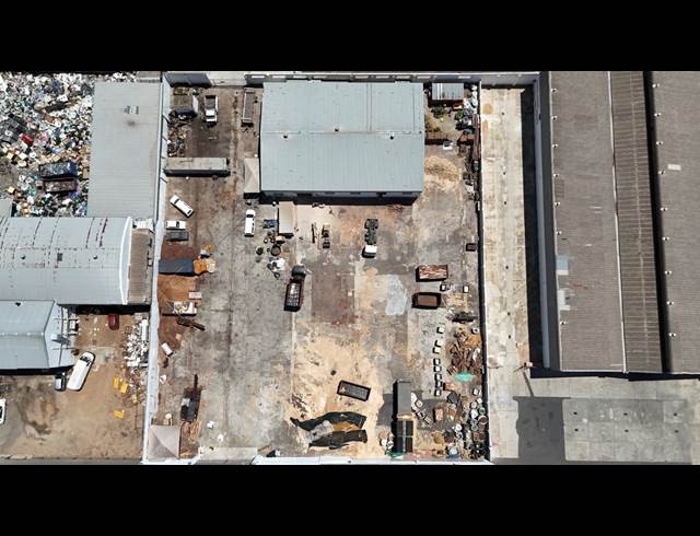 4,800M² WAREHOUSE TO LET IN CHARLESTON HILL