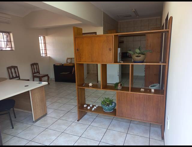 Office property to rent in LYNNWOOD GLEN