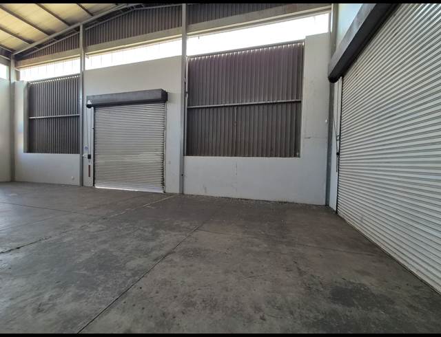 1,016M² WAREHOUSE TO LET IN HALFWAY HOUSE