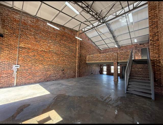 227M² WAREHOUSE TO LET IN DALPARK