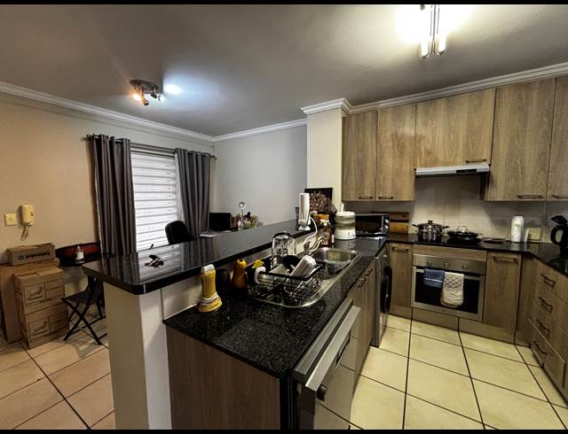 2 BEDROOM APARTMENT TO LET IN SANDTON CENTRAL