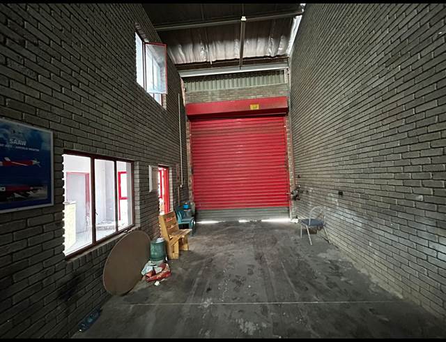 306M² WAREHOUSE TO LET IN KEW