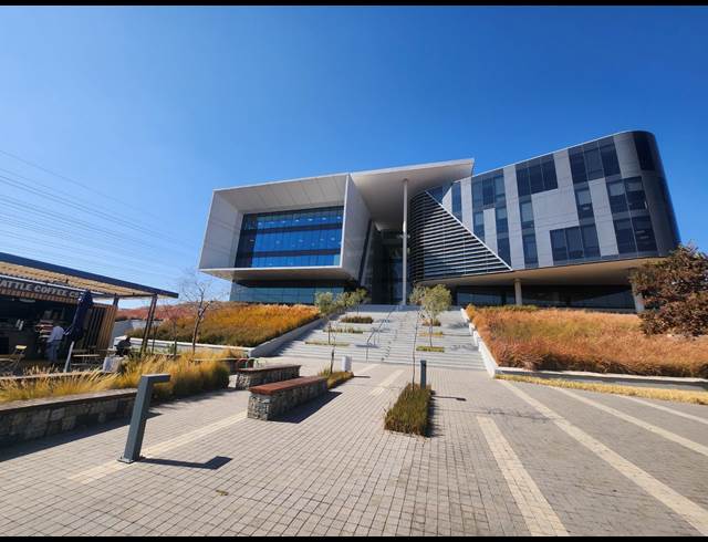 595M² OFFICE TO LET IN WATERFALL