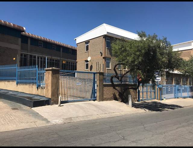 300M² WAREHOUSE TO LET IN KEW