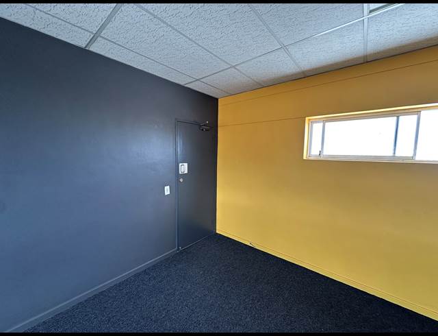 142M² BUSINESS TO LET IN MILNERTON CENTRAL