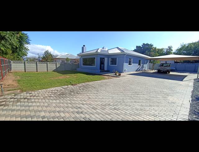 3 bed property to rent in ROUX PARK