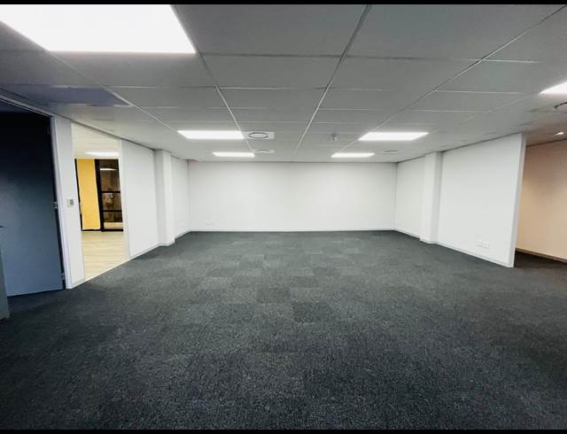 253M² OFFICE TO LET IN FOURWAYS