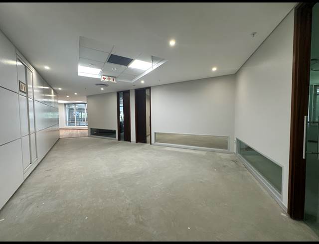 947M² OFFICE TO LET IN SANDTON CENTRAL