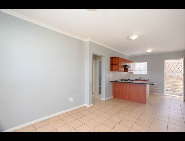 2 BEDROOM APARTMENT RENTED IN UITZICHT