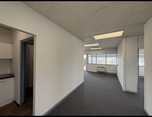 87M² OFFICE TO LET IN WYNBERG