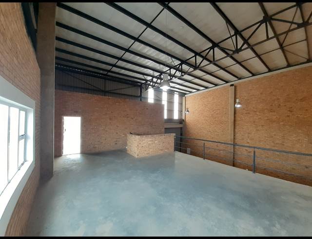 417M² WAREHOUSE TO LET IN LANSERIA
