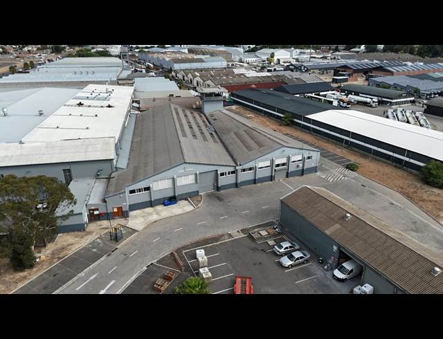 2,251M² WAREHOUSE TO LET IN DAL JOSAFAT