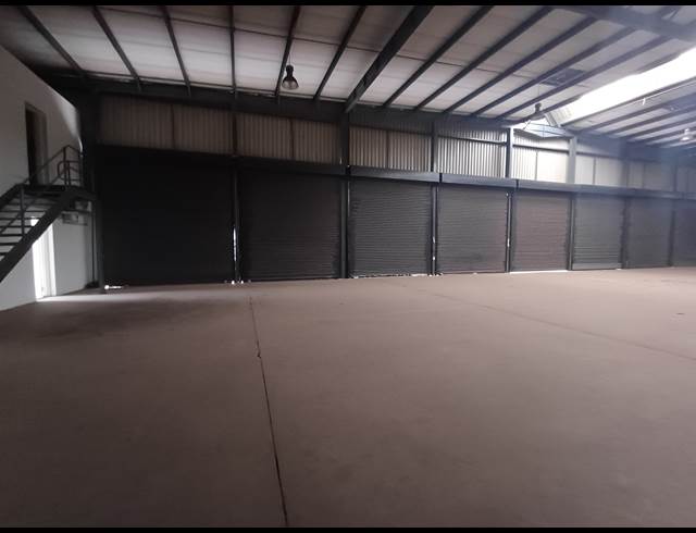 2,440M² WAREHOUSE TO LET IN COSMO BUSINESS PARK