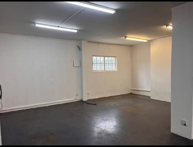 215M² RETAIL TO LET IN GLENHAZEL