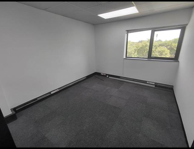 722M² OFFICE TO LET IN MIDRIDGE PARK