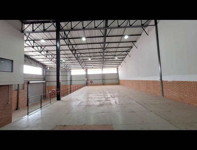 897M² WAREHOUSE TO LET IN COSMO BUSINESS PARK