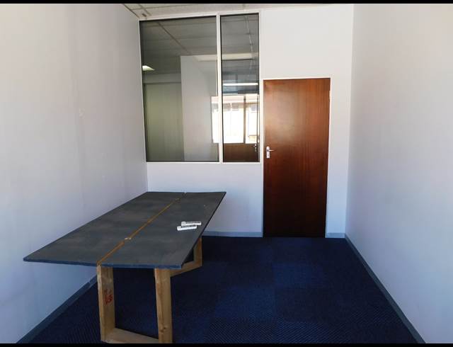 400M² OFFICE TO LET IN STRIJDOMPARK