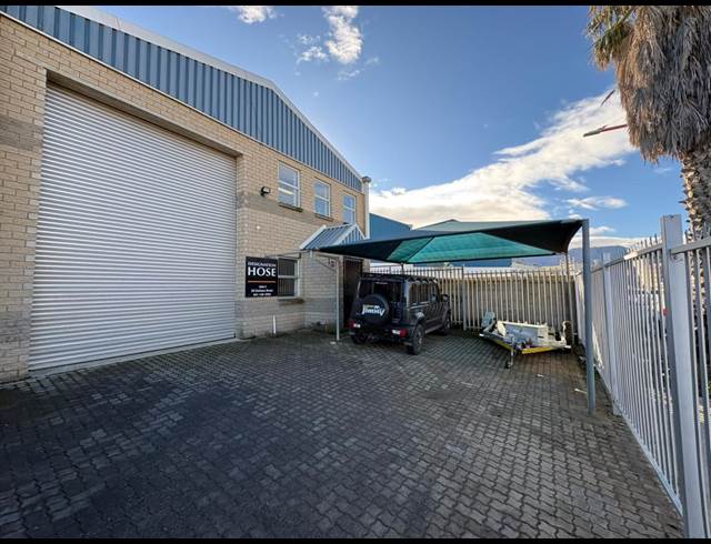 236M² WAREHOUSE TO LET IN STRAND CENTRAL