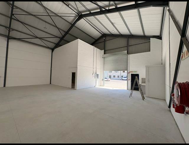 353M² WAREHOUSE TO LET IN FIRGROVE