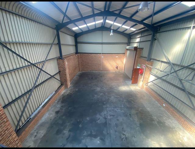 195M² WAREHOUSE TO LET IN ISANDOVALE