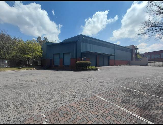 1,236M² WAREHOUSE TO LET IN BRYANSTON