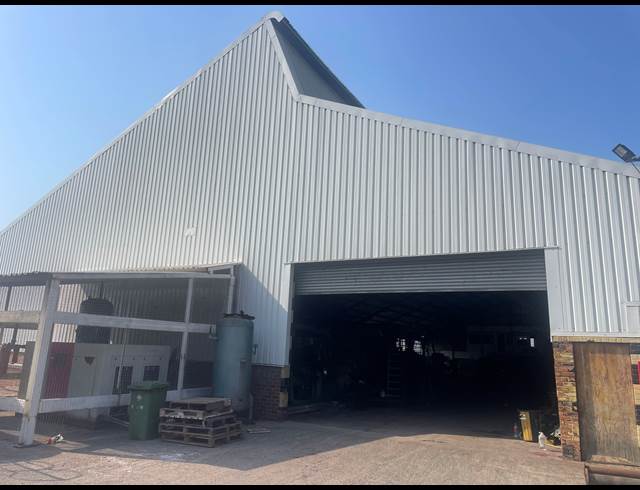 3,398M² WAREHOUSE TO LET IN MOBENI