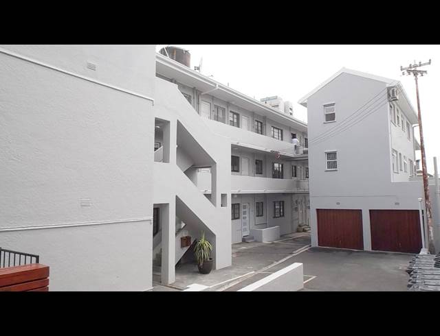 1 bed property to rent in ORANJEZICHT