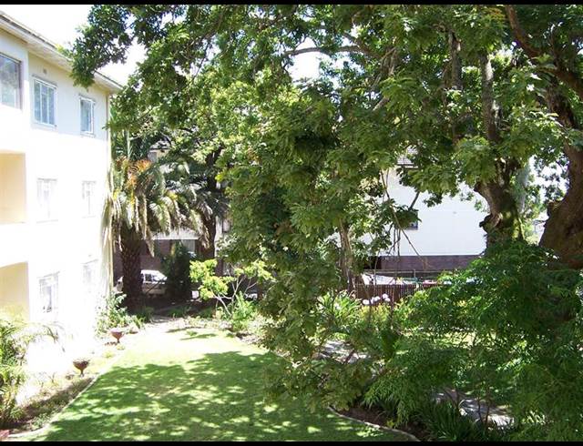 1 bed property to rent in KENILWORTH