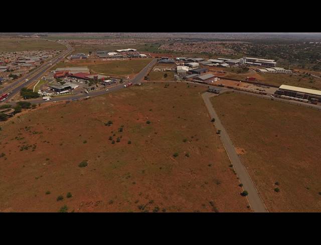 35,000M² WAREHOUSE TO LET IN CLAYVILLE