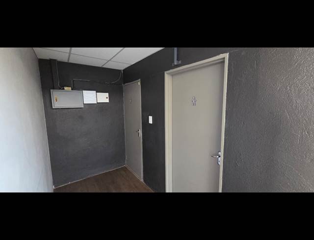 180M² WAREHOUSE TO LET IN VINTONIA
