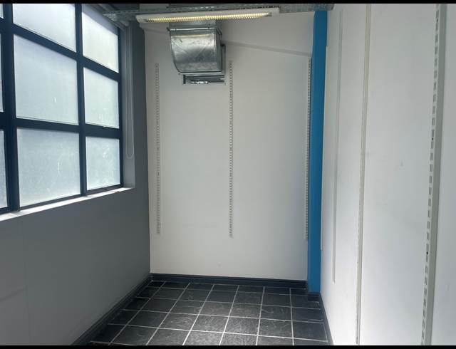152M² OFFICE TO LET IN SALT RIVER